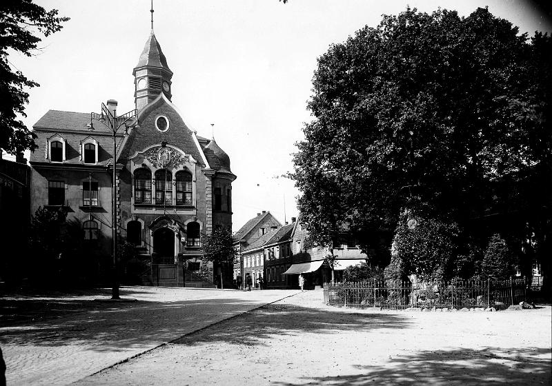 (051) rathaus um 1930.jpg